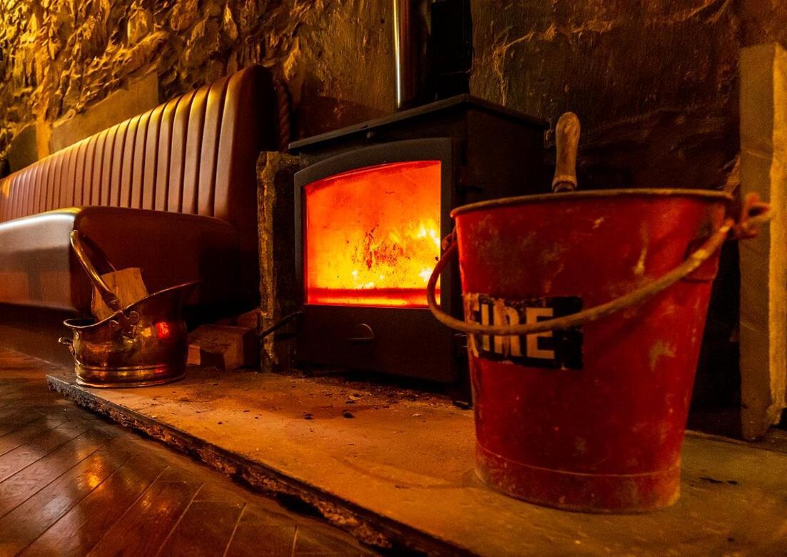 Отель The Whisky Vaults Обан Экстерьер фото