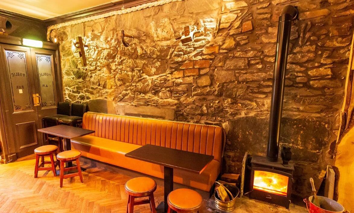 Отель The Whisky Vaults Обан Экстерьер фото